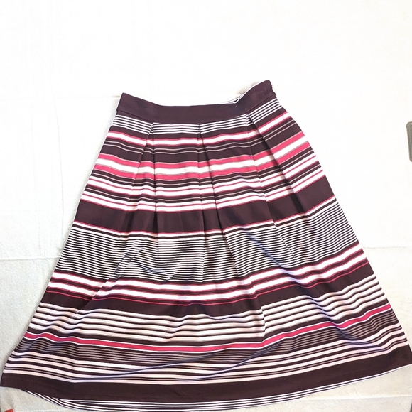 FINAL DAYS $5 NY&Co Striped Skirt CLOSET CLOSING - Picture 8 of 11